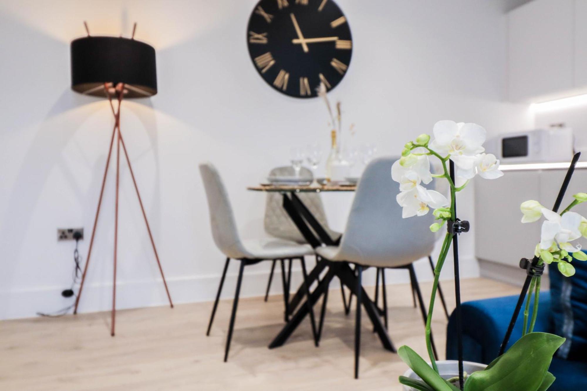 Modern 1-Bed Apartment In Buckinghamshire With Free Wifi, Parking & Garden High Wycombe Extérieur photo