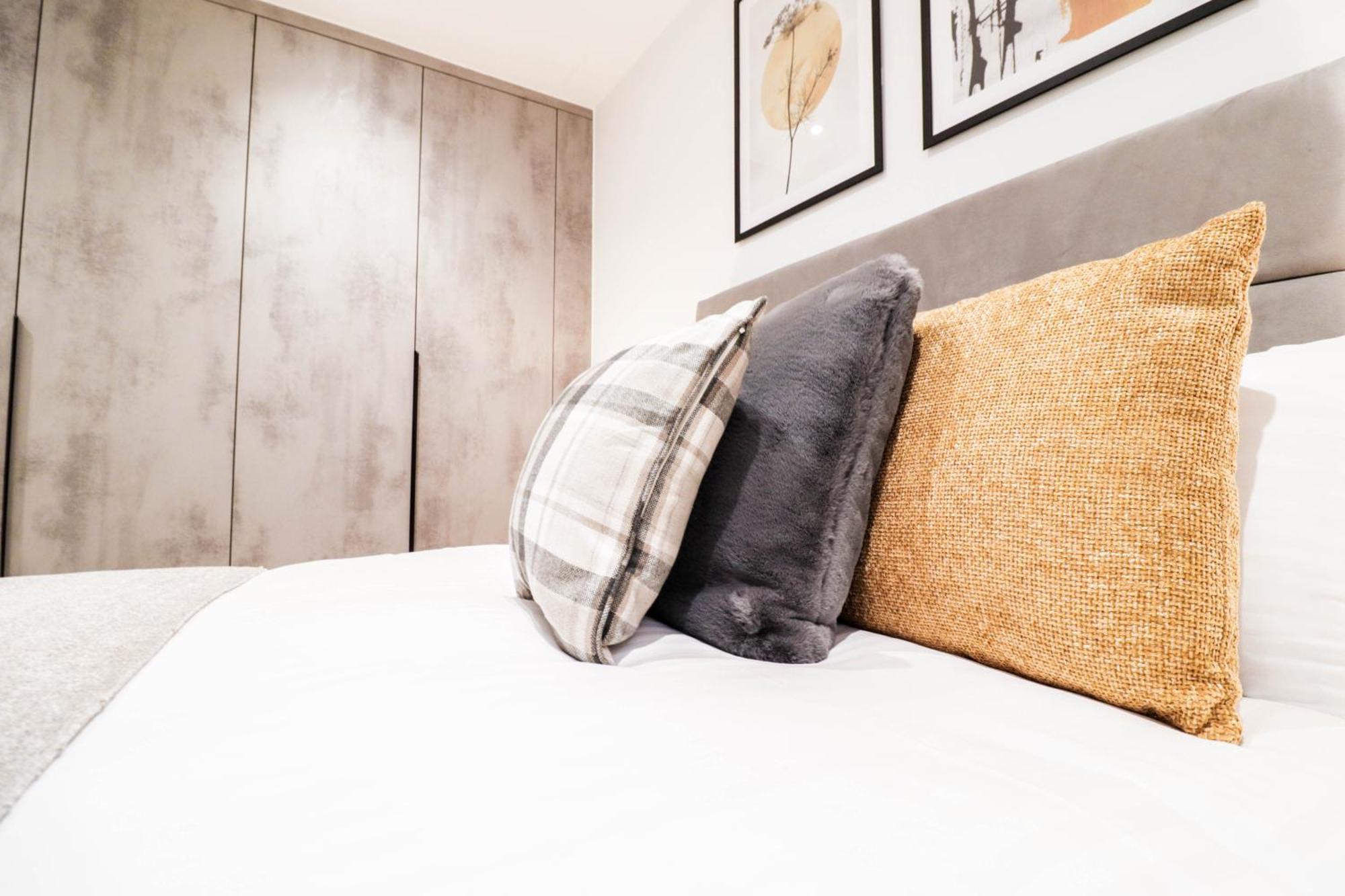 Modern 1-Bed Apartment In Buckinghamshire With Free Wifi, Parking & Garden High Wycombe Extérieur photo