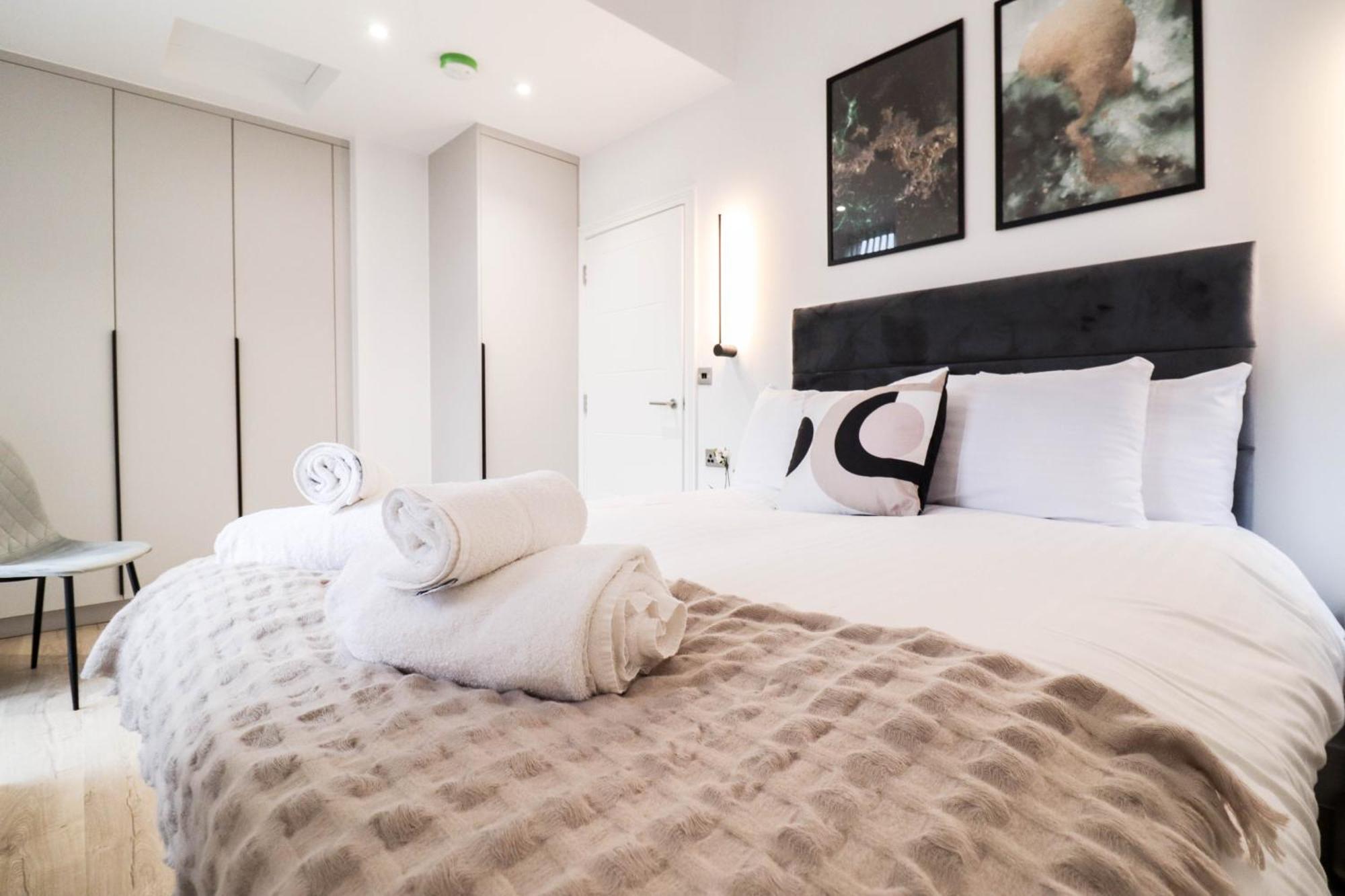 Modern 1-Bed Apartment In Buckinghamshire With Free Wifi, Parking & Garden High Wycombe Extérieur photo