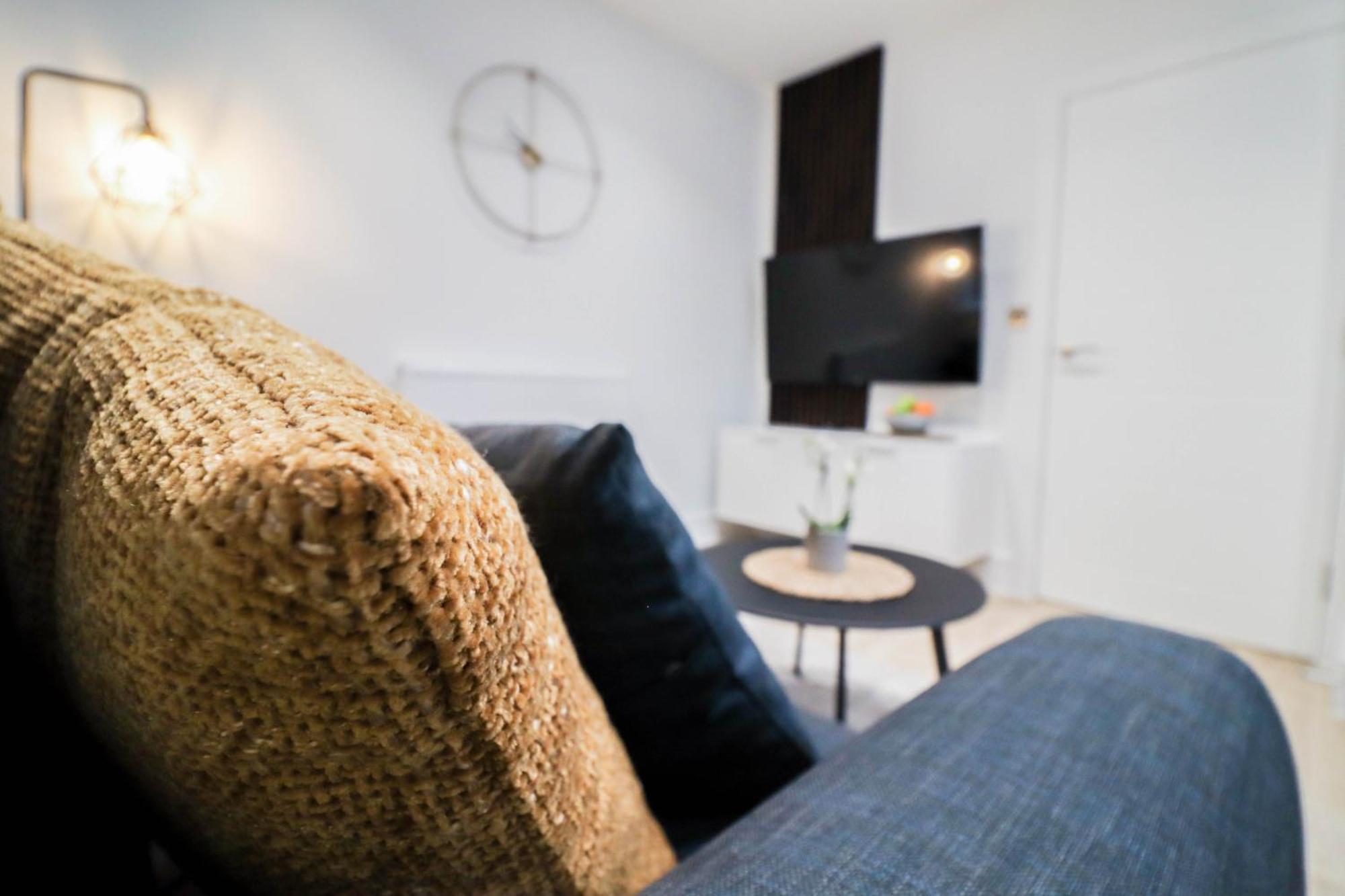 Modern 1-Bed Apartment In Buckinghamshire With Free Wifi, Parking & Garden High Wycombe Extérieur photo