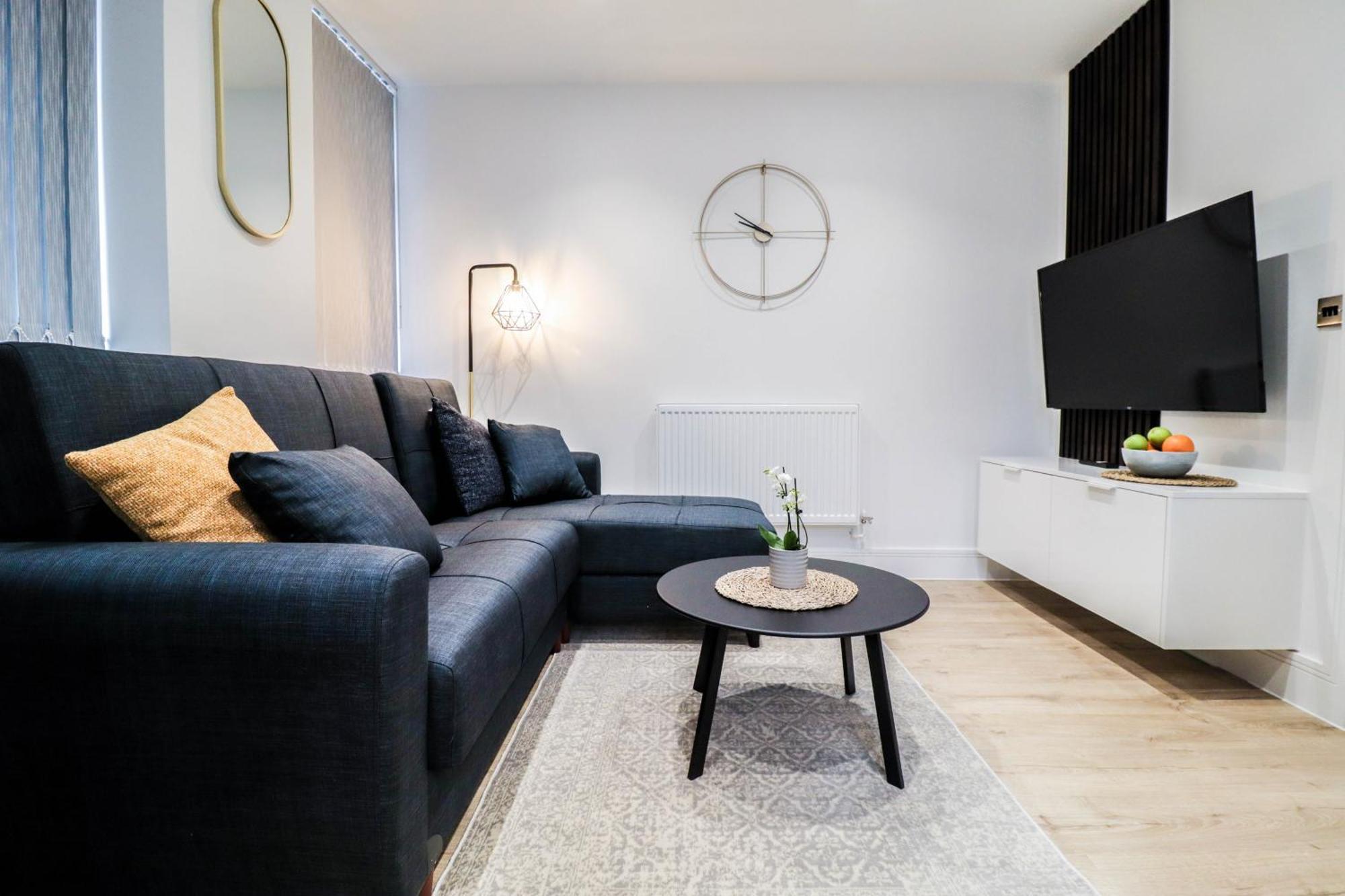 Modern 1-Bed Apartment In Buckinghamshire With Free Wifi, Parking & Garden High Wycombe Extérieur photo