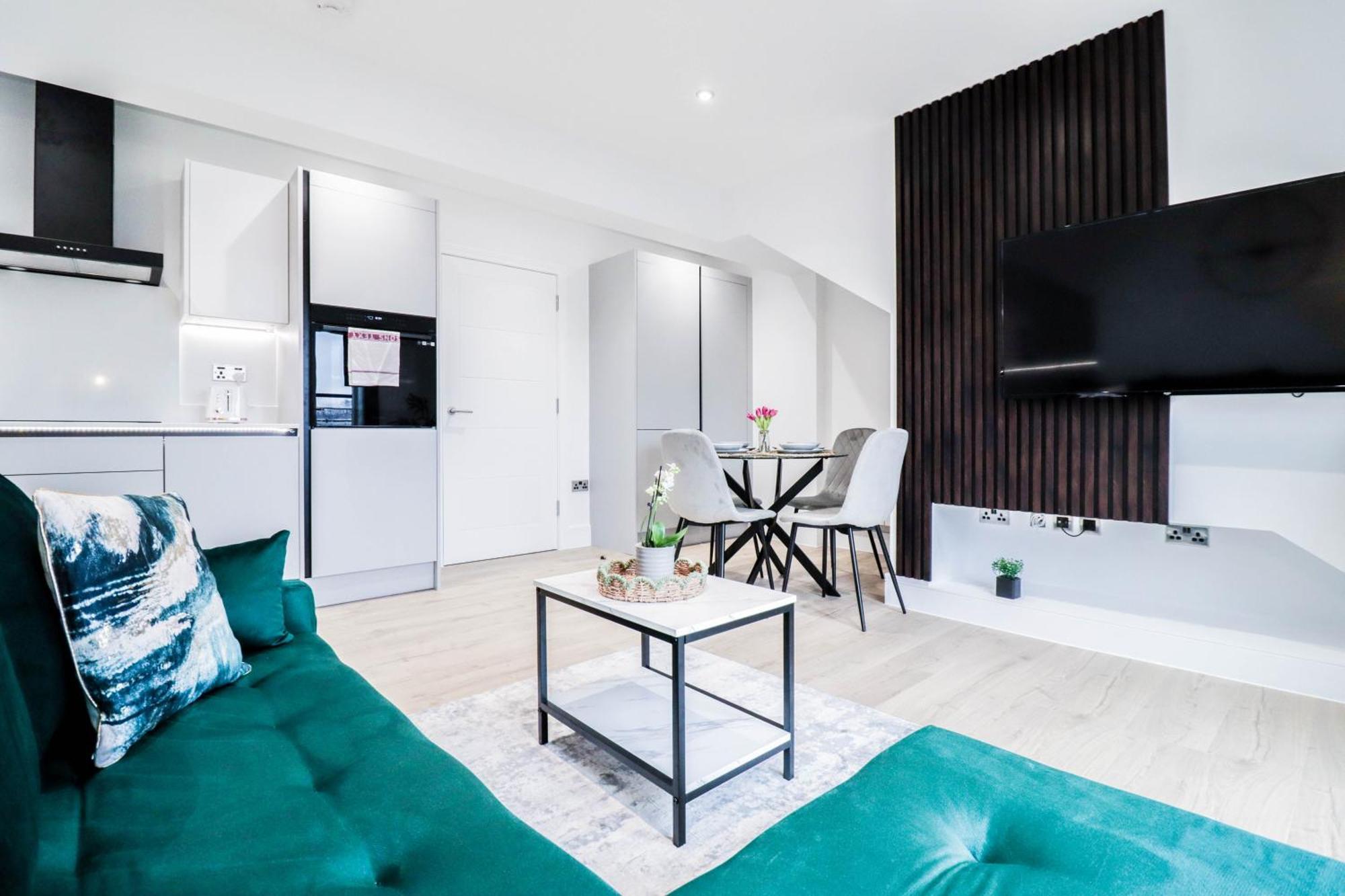 Modern 1-Bed Apartment In Buckinghamshire With Free Wifi, Parking & Garden High Wycombe Extérieur photo