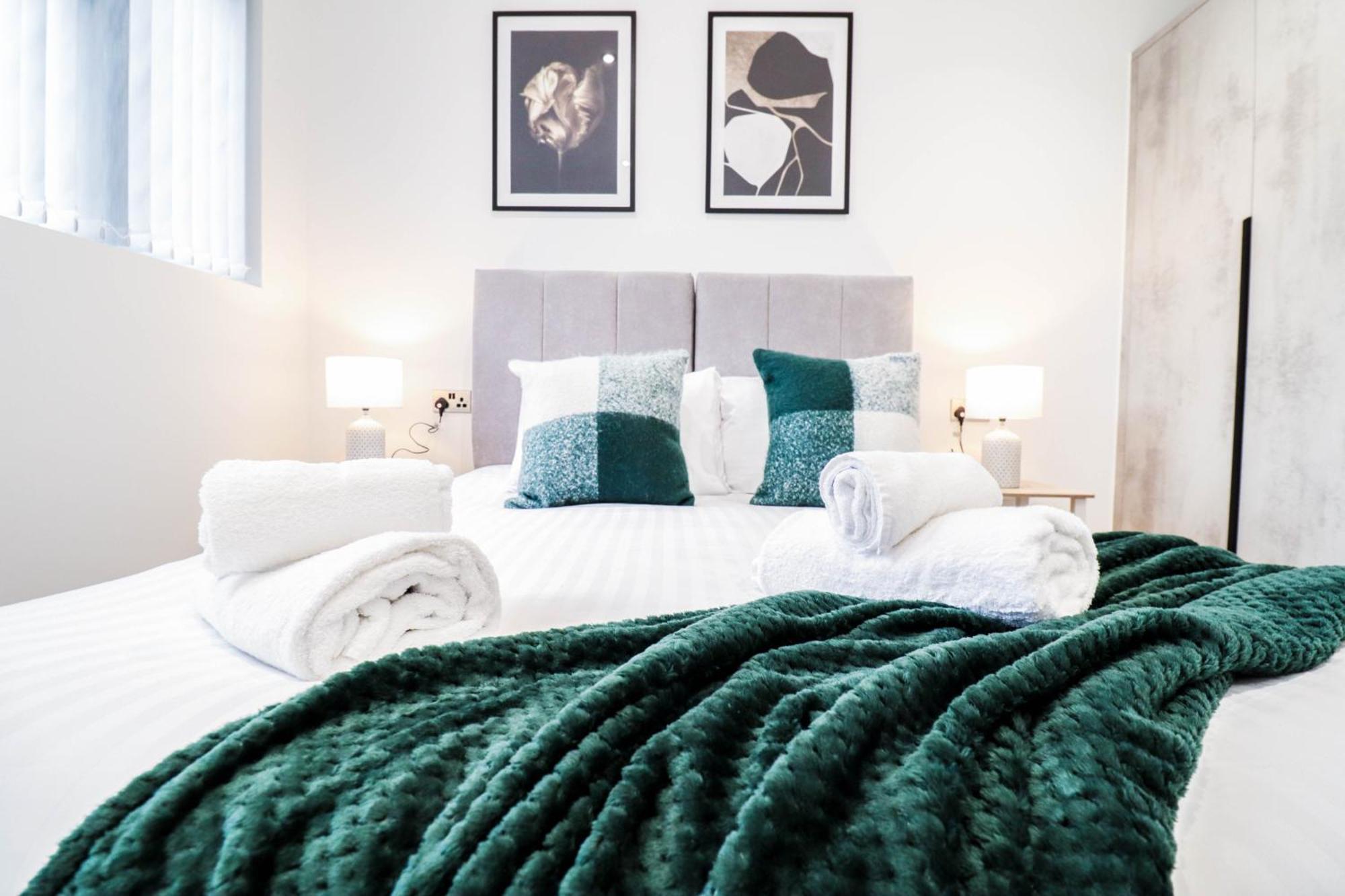 Modern 1-Bed Apartment In Buckinghamshire With Free Wifi, Parking & Garden High Wycombe Extérieur photo
